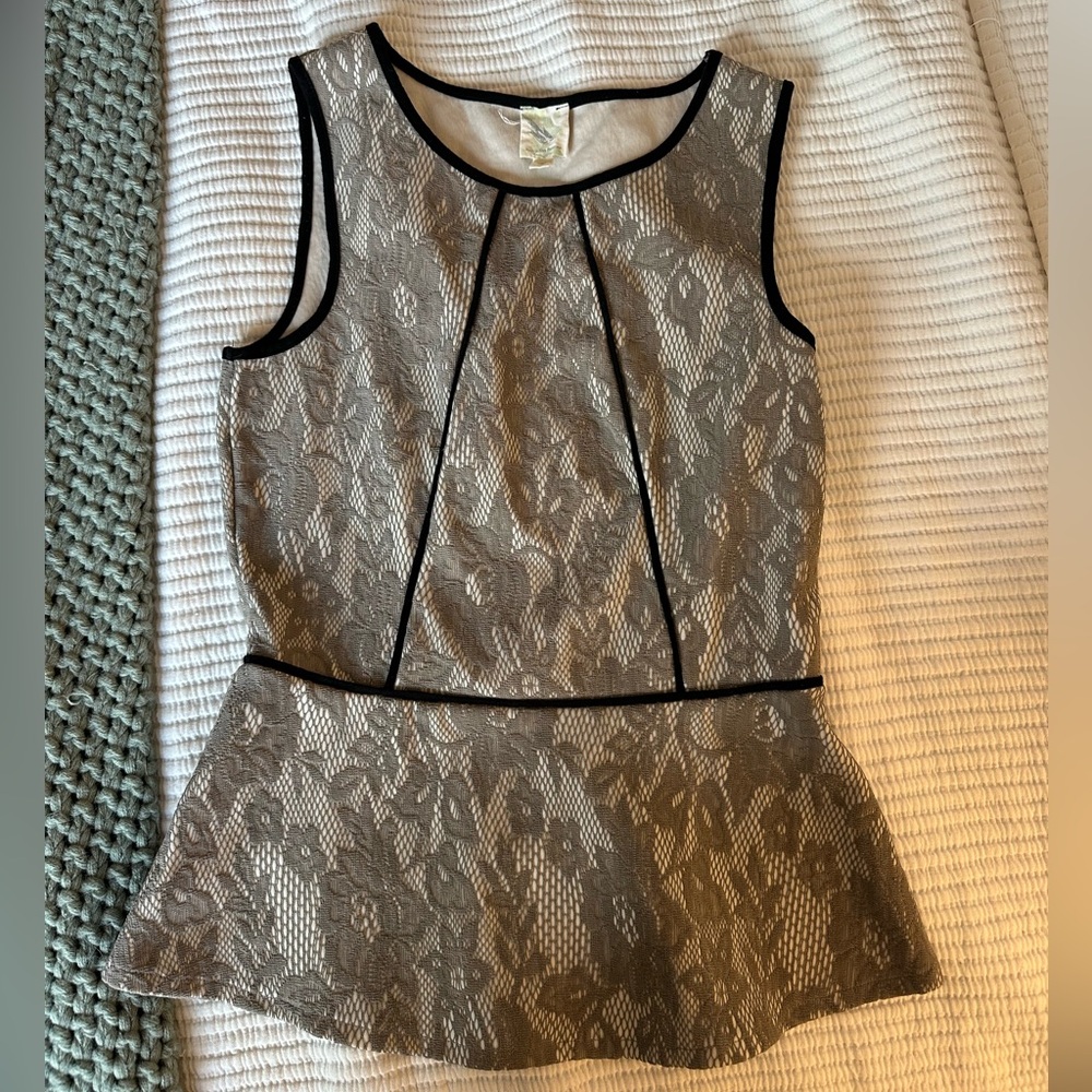 Anthropologie floral lace shell top